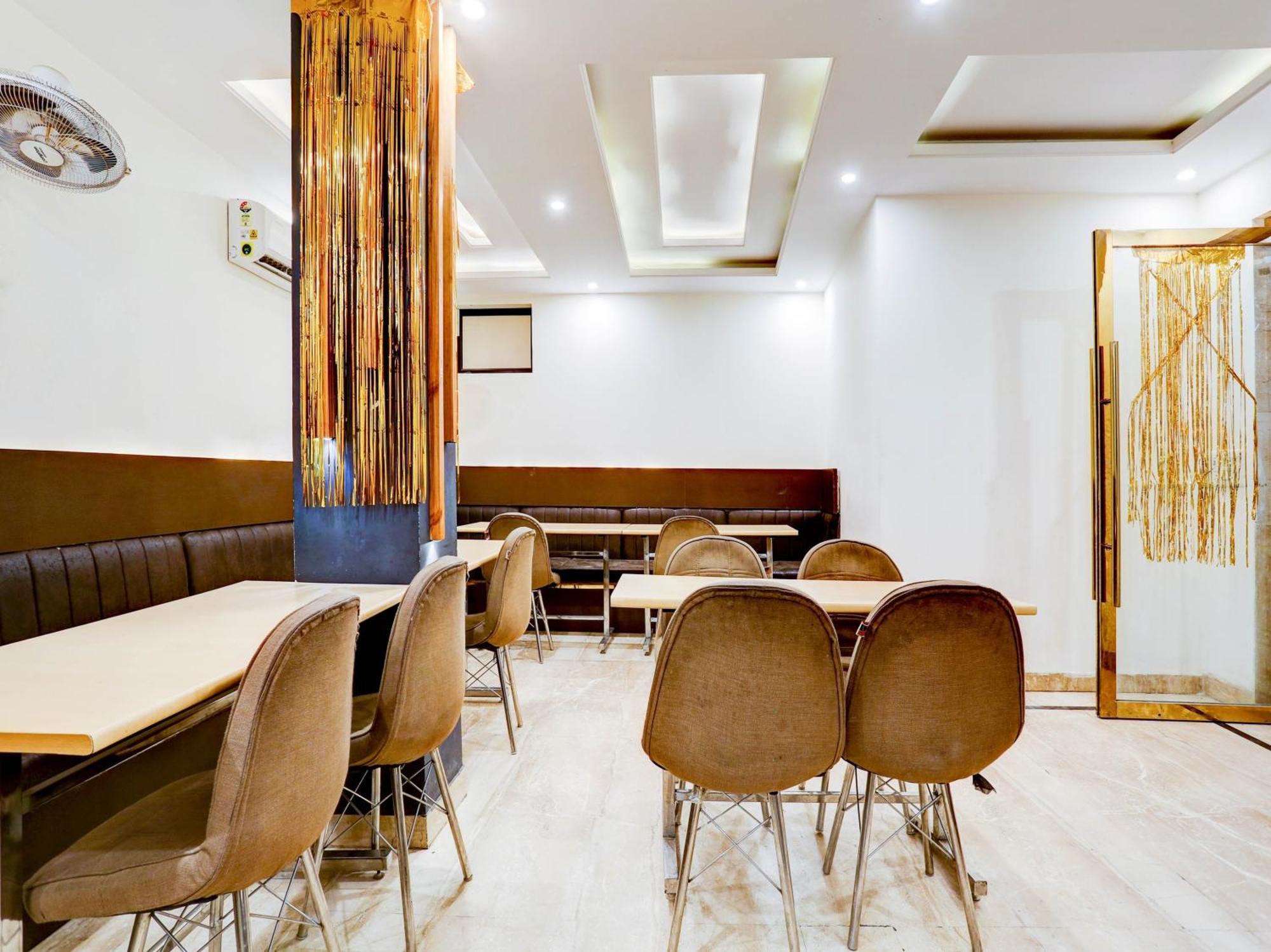 Collecion O White House Hotel New Delhi Exterior photo